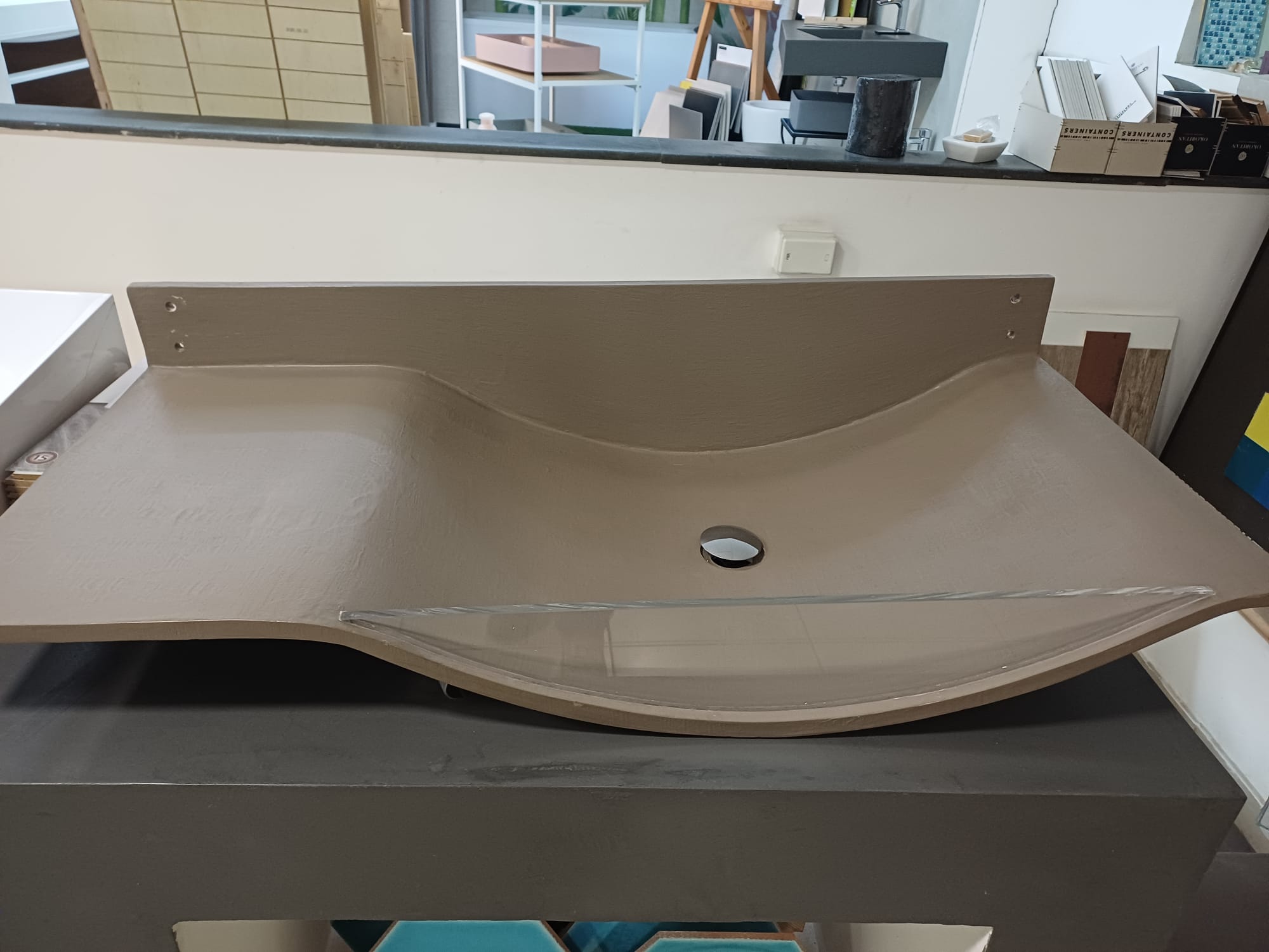 top con lavabo integrato
